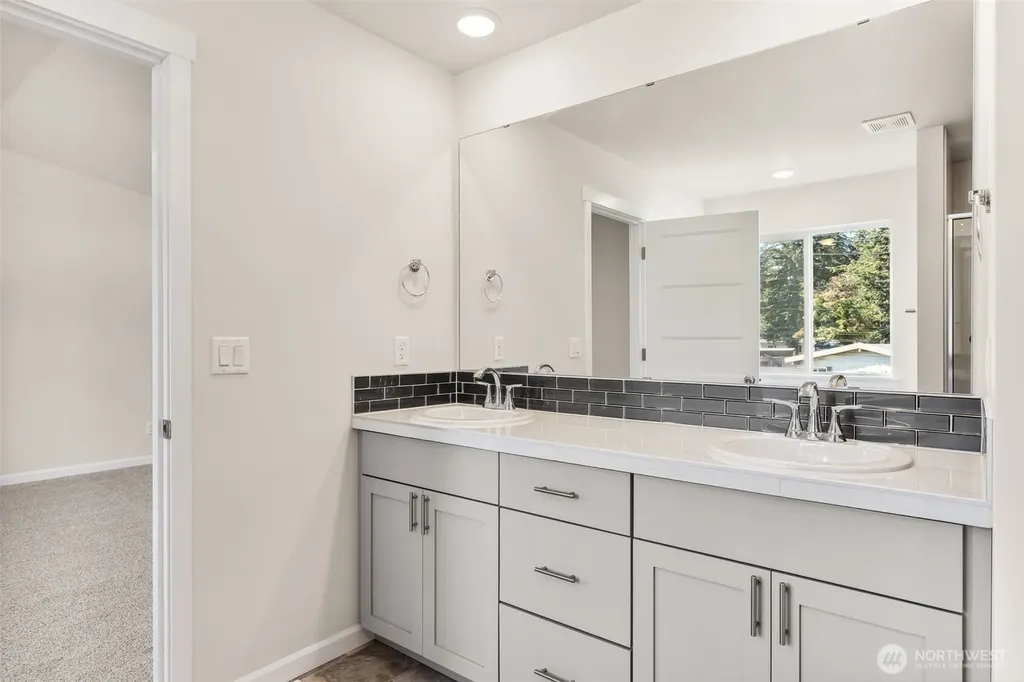 26910 30th Place S Kent WA 98032