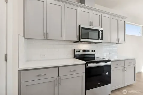 26910 30th Place S Kent WA 98032