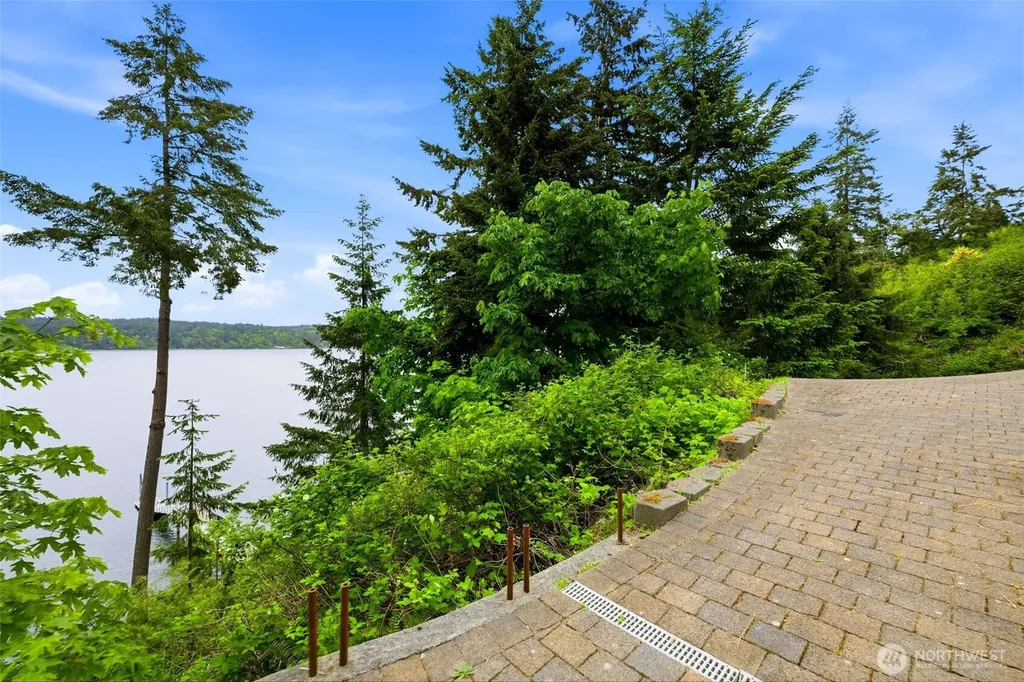 611 135th Street NW Gig Harbor WA 98332