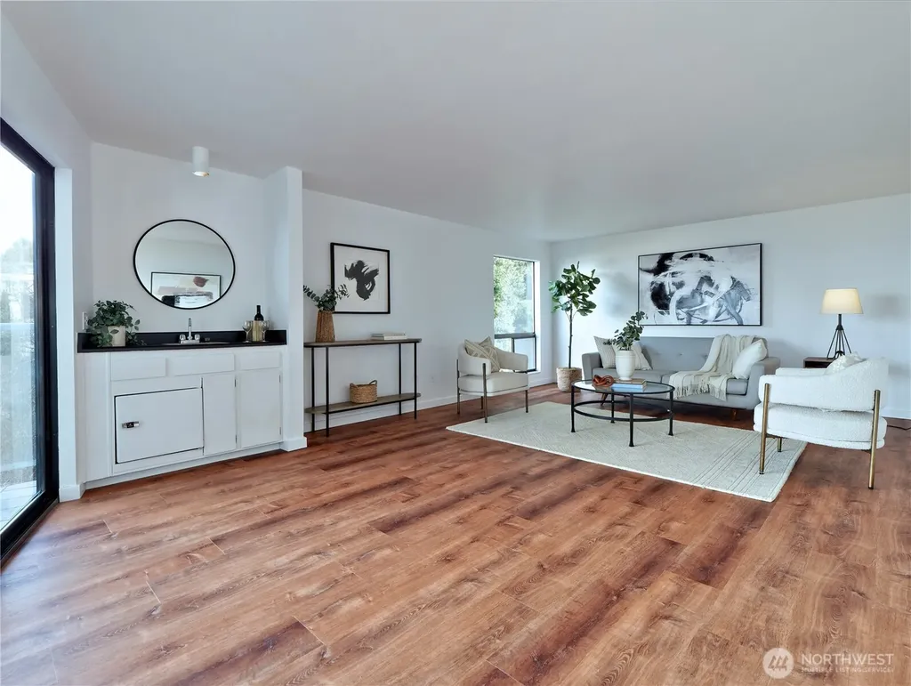 2104 Alki Avenue SW Seattle WA 98116