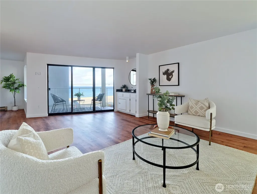 2104 Alki Avenue SW Seattle WA 98116