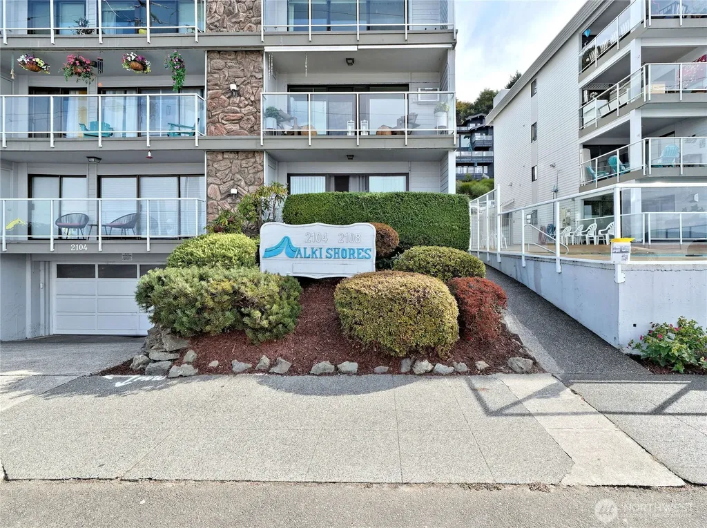 2104 Alki Avenue SW Seattle WA 98116