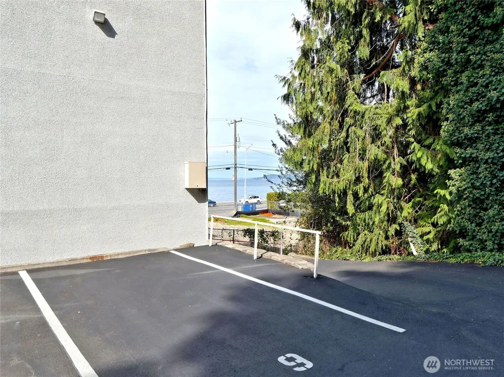 2104 Alki Avenue SW Seattle WA 98116