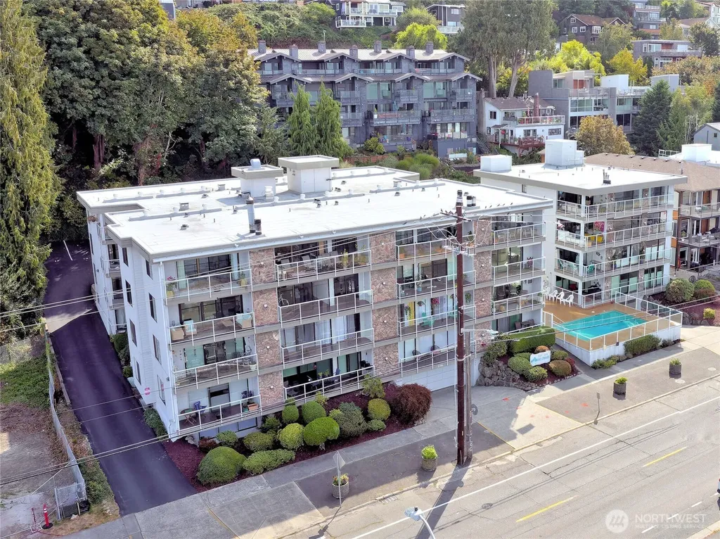 2104 Alki Avenue SW Seattle WA 98116