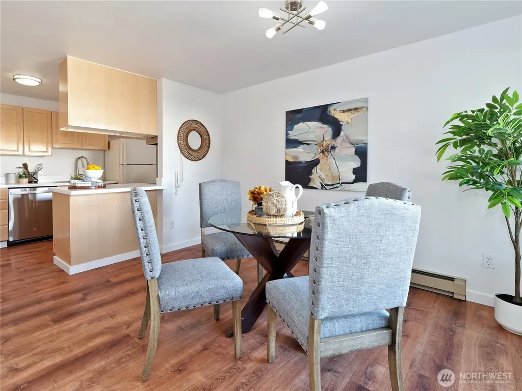2104 Alki Avenue SW Seattle WA 98116