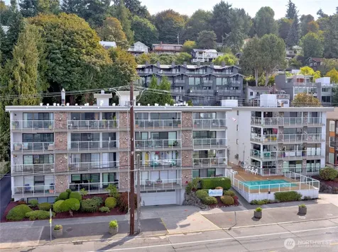 2104 Alki Avenue SW Seattle WA 98116