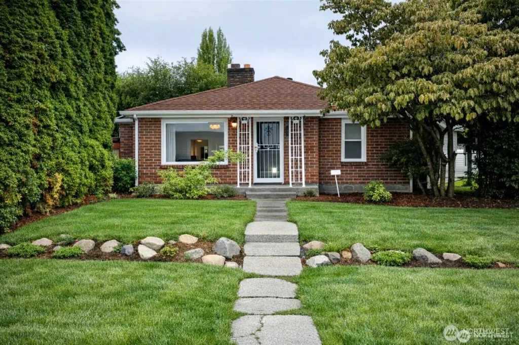 12037 71st Avenue S Seattle WA 98178