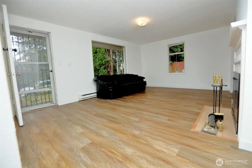12037 71st Avenue S Seattle WA 98178