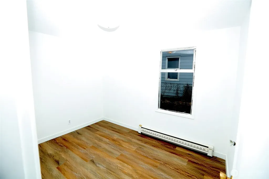 12037 71st Avenue S Seattle WA 98178