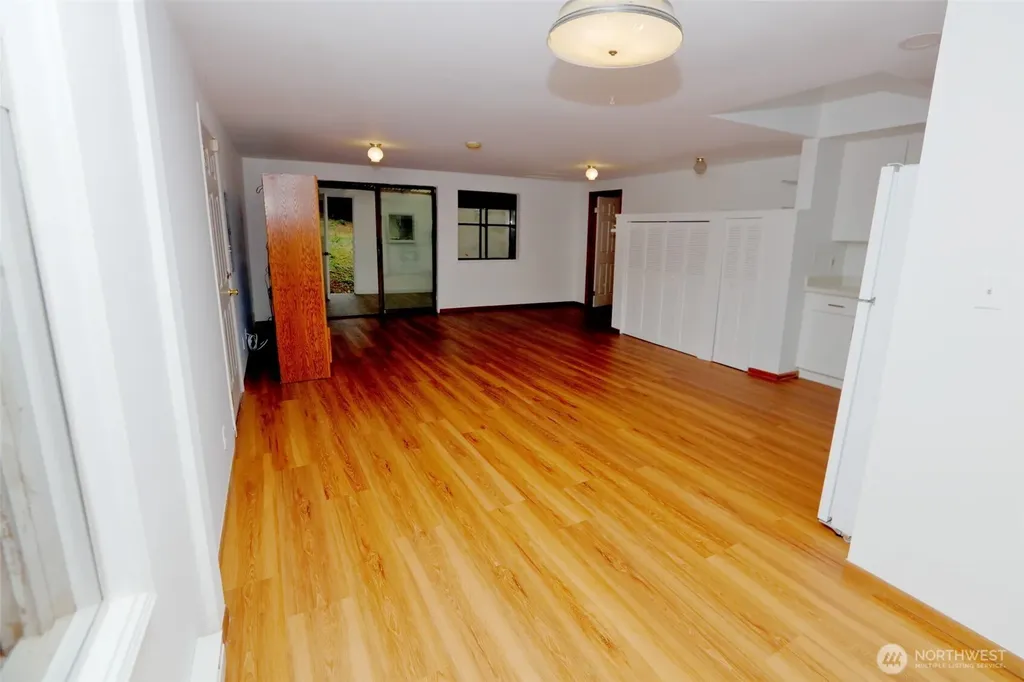 12037 71st Avenue S Seattle WA 98178