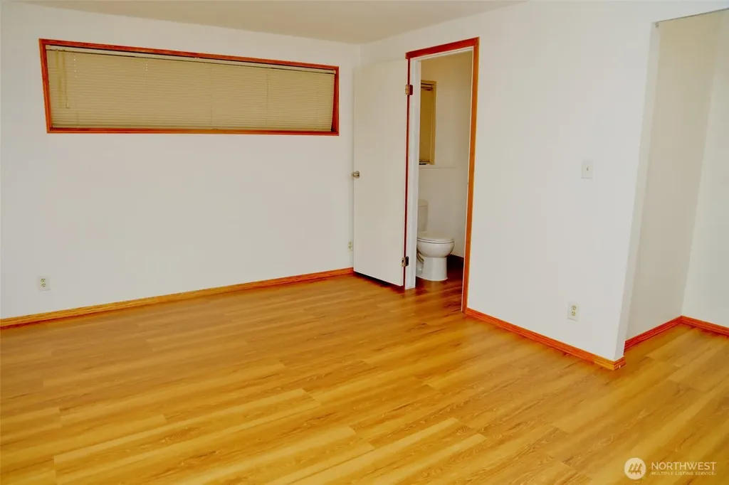 12037 71st Avenue S Seattle WA 98178