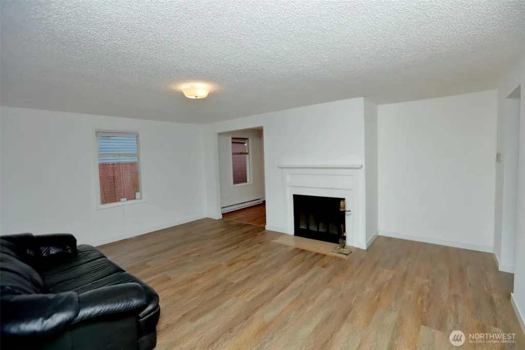 12037 71st Avenue S Seattle WA 98178