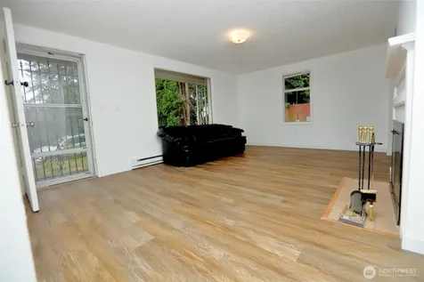 12037 71st Avenue S Seattle WA 98178