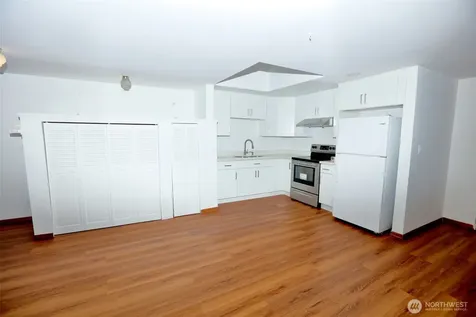 12037 71st Avenue S Seattle WA 98178