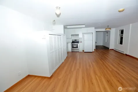 12037 71st Avenue S Seattle WA 98178