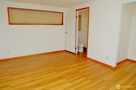12037 71st Avenue S Seattle WA 98178