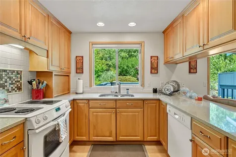 2631 Club Court Mount Vernon WA 98273