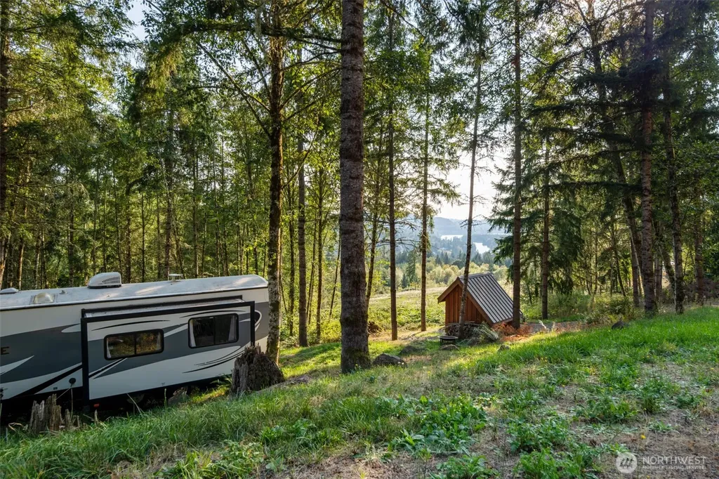 189 Kjesbu Road Silver Creek WA 98585