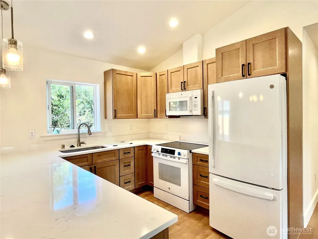 382 S Wynoochee Drive SW Ocean Shores WA 98569