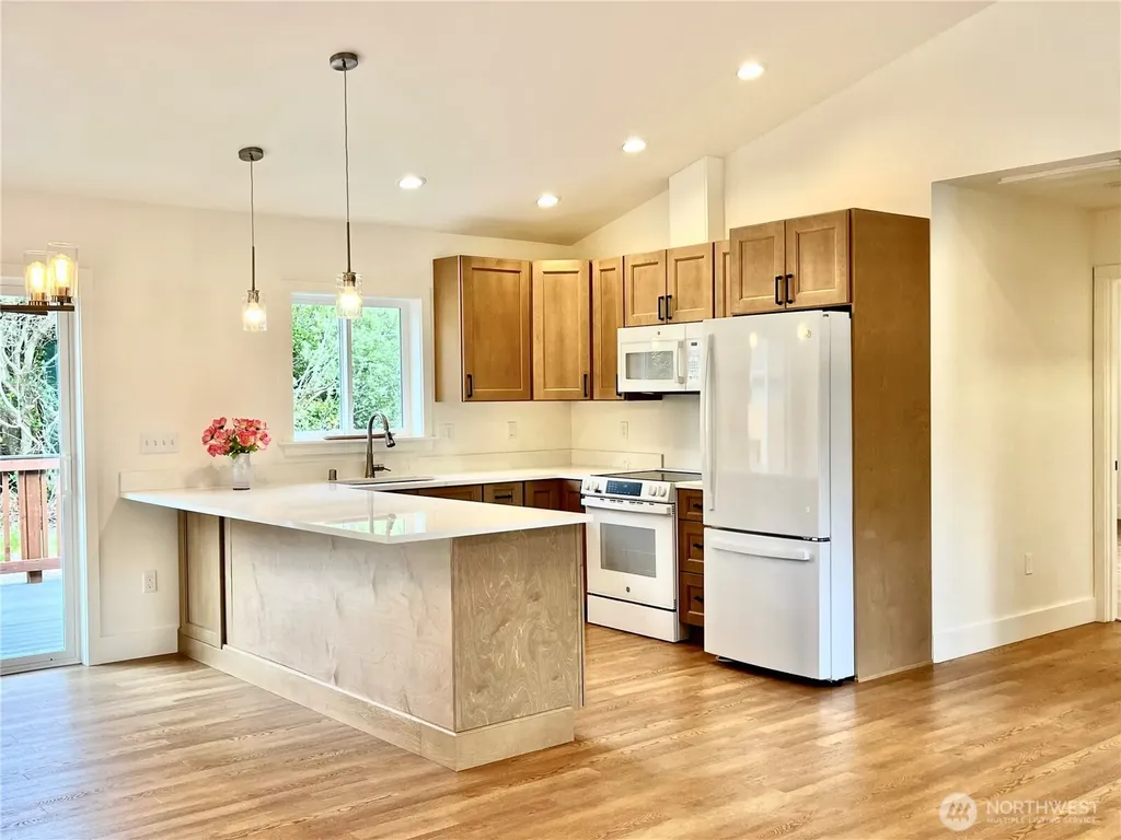 382 S Wynoochee Drive SW Ocean Shores WA 98569