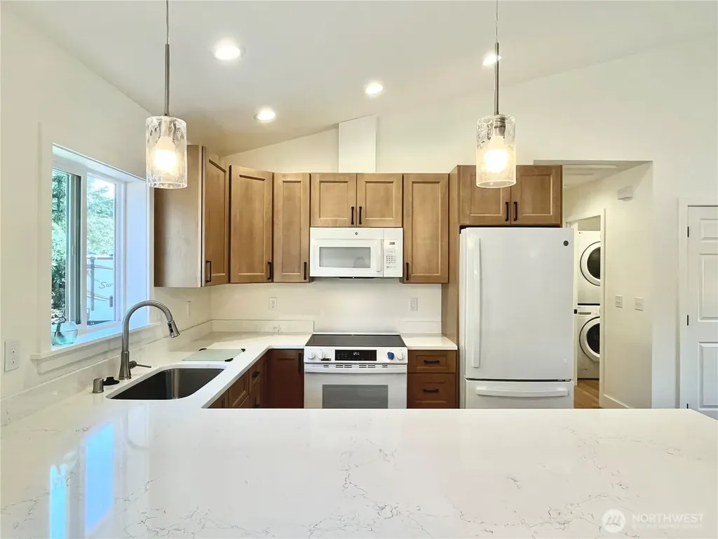 382 S Wynoochee Drive SW Ocean Shores WA 98569