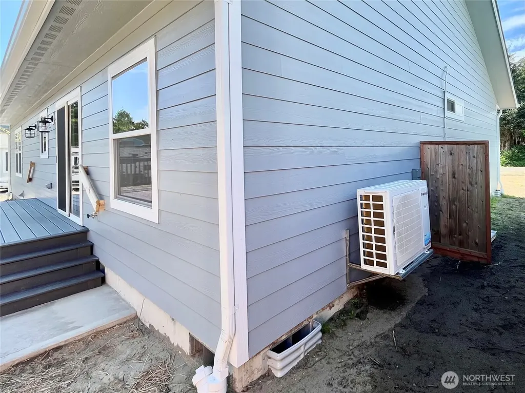 382 S Wynoochee Drive SW Ocean Shores WA 98569