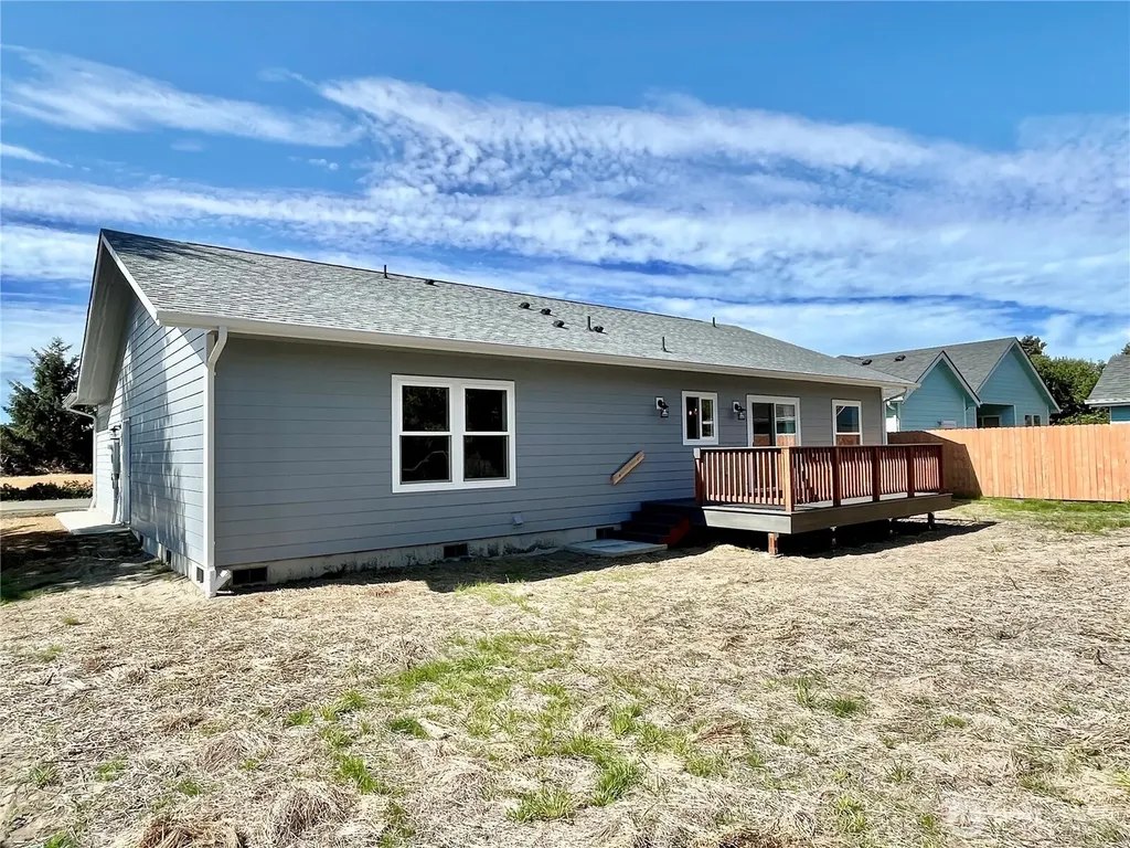 382 S Wynoochee Drive SW Ocean Shores WA 98569