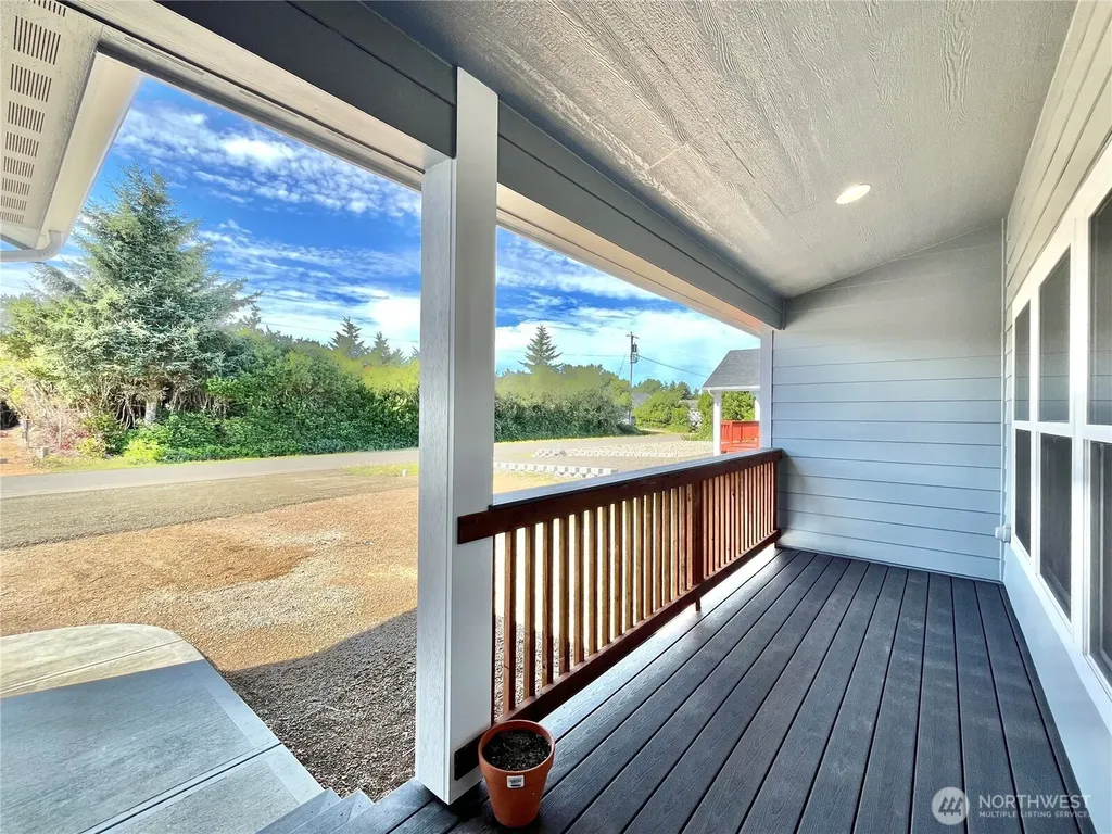 382 S Wynoochee Drive SW Ocean Shores WA 98569