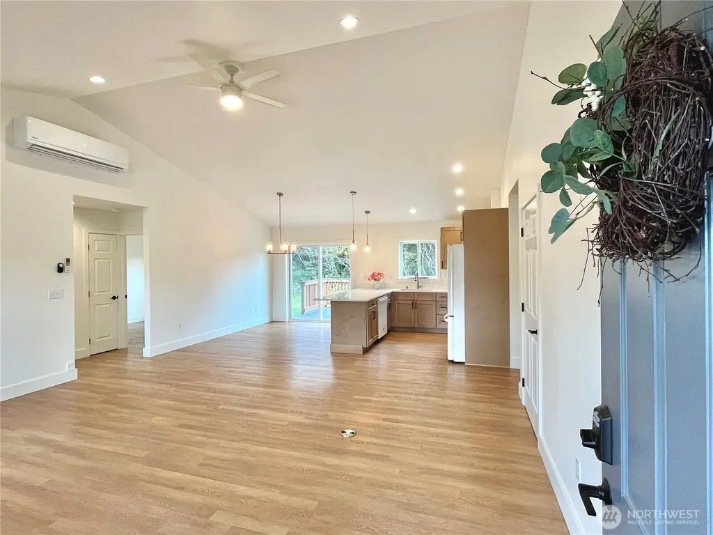 382 S Wynoochee Drive SW Ocean Shores WA 98569