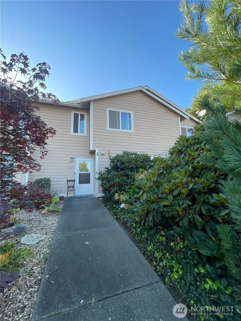8204 Spokane Drive Everett WA 98203