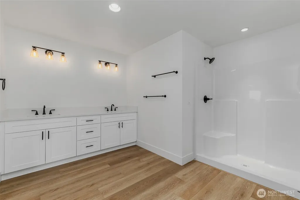 1209 S 6th Avenue Kelso WA 98626