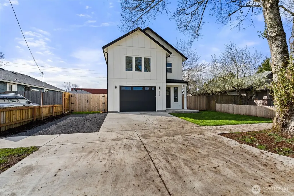 1209 S 6th Avenue Kelso WA 98626