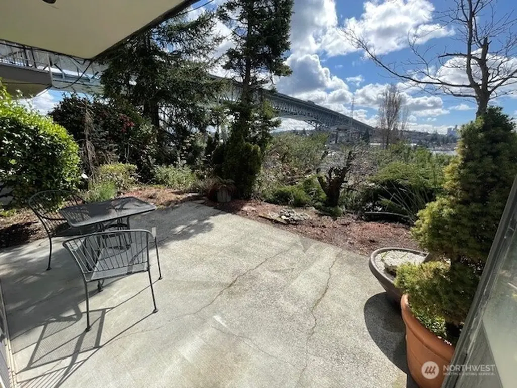 401 NE 40th Street Seattle WA 98105