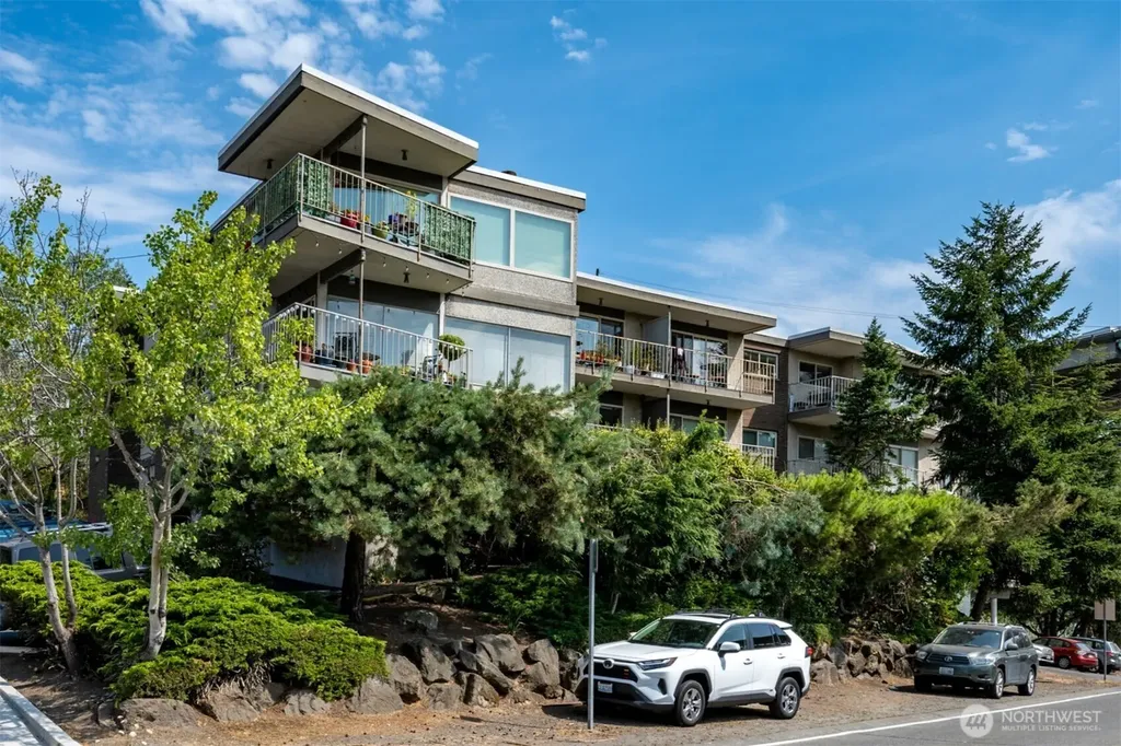 401 NE 40th Street Seattle WA 98105