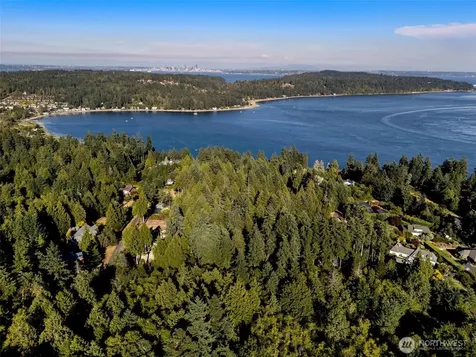 6560 NE Latyson Lane Bainbridge Island WA 98110