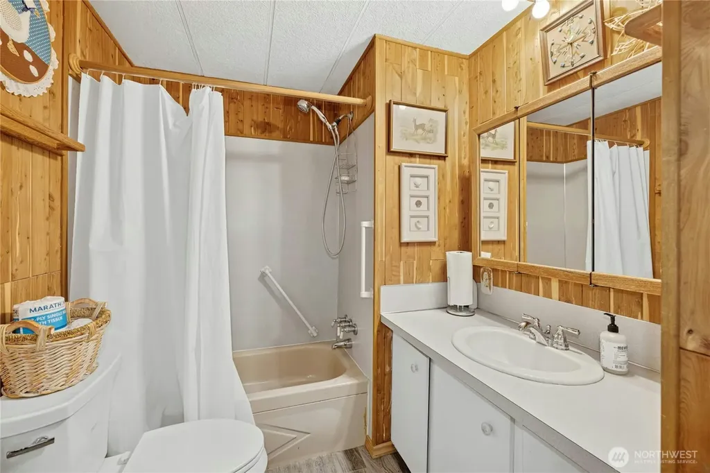 19301 Viking Avenue NW Poulsbo WA 98370