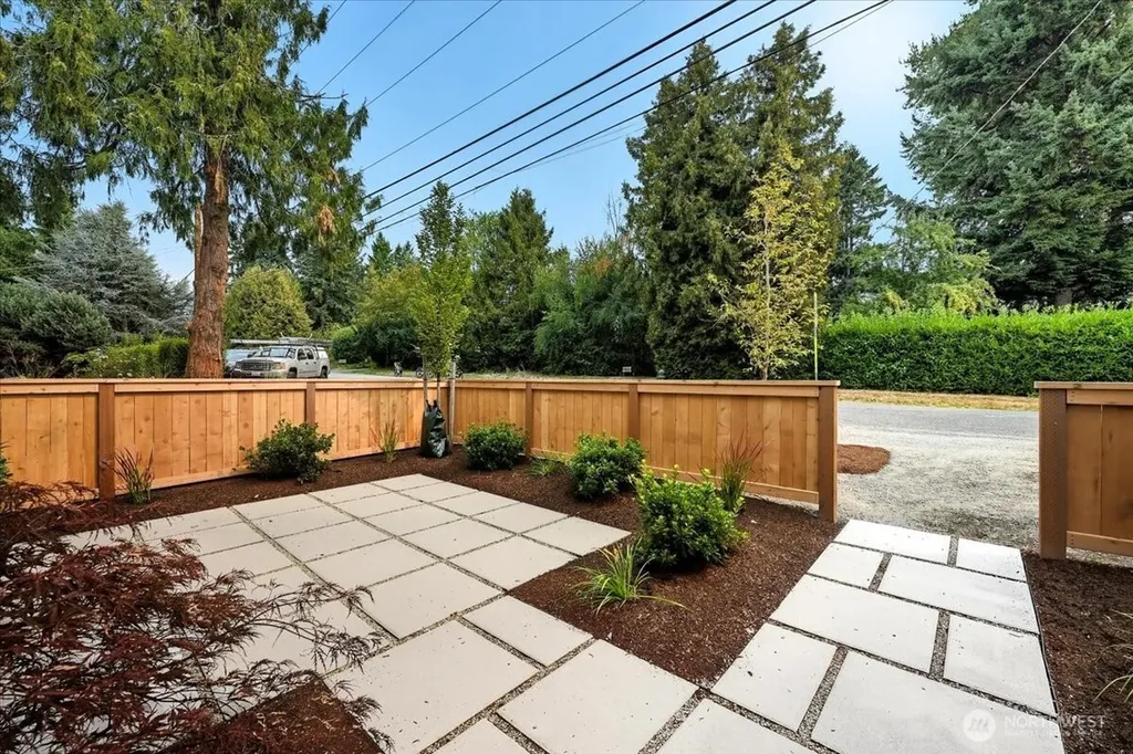 13047 39th Avenue NE Seattle WA 98125