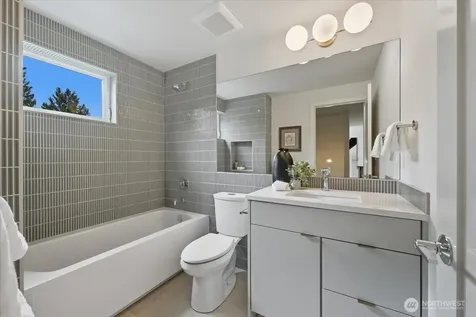 13047 39th Avenue NE Seattle WA 98125