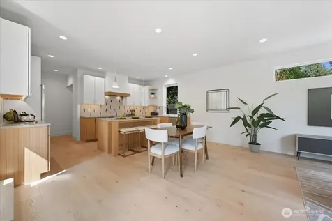13047 39th Avenue NE Seattle WA 98125