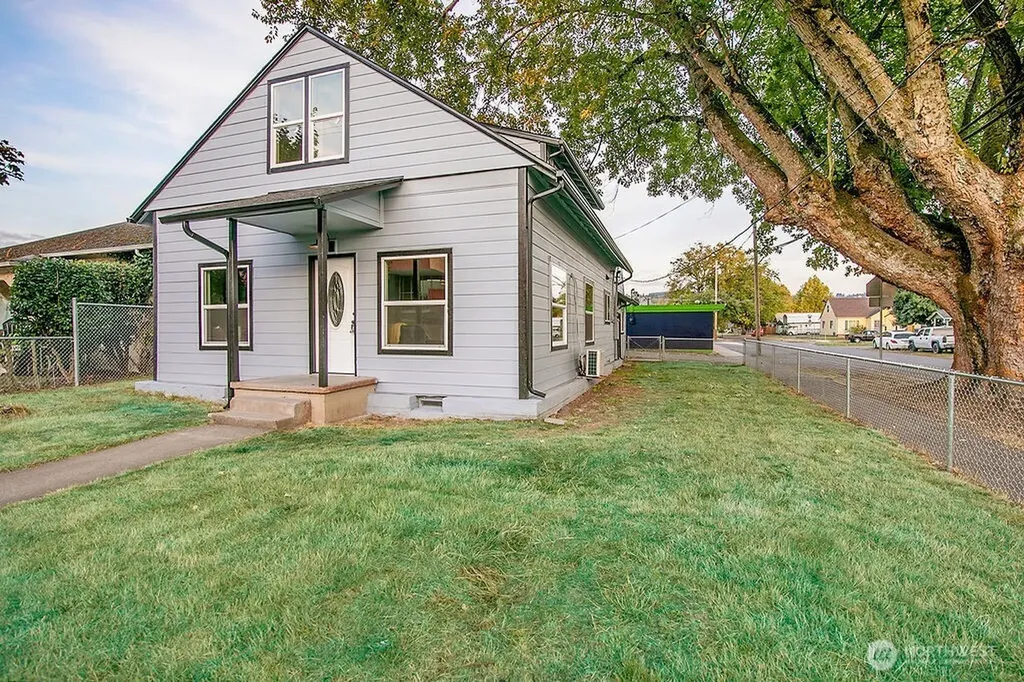 1214 S 5th Avenue Kelso WA 98626