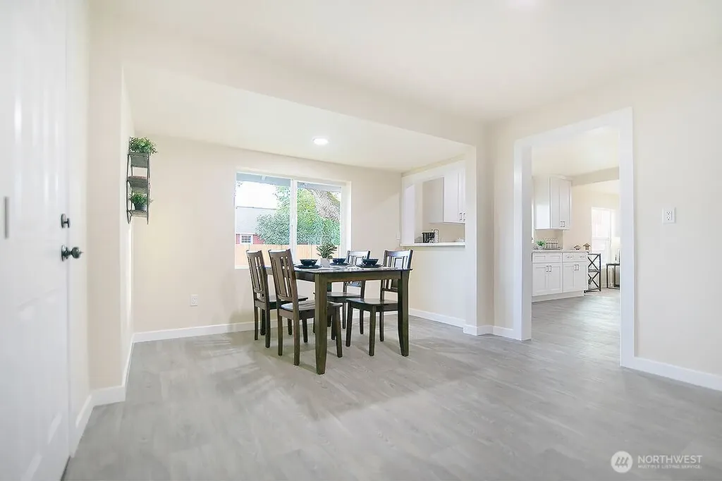 1214 S 5th Avenue Kelso WA 98626