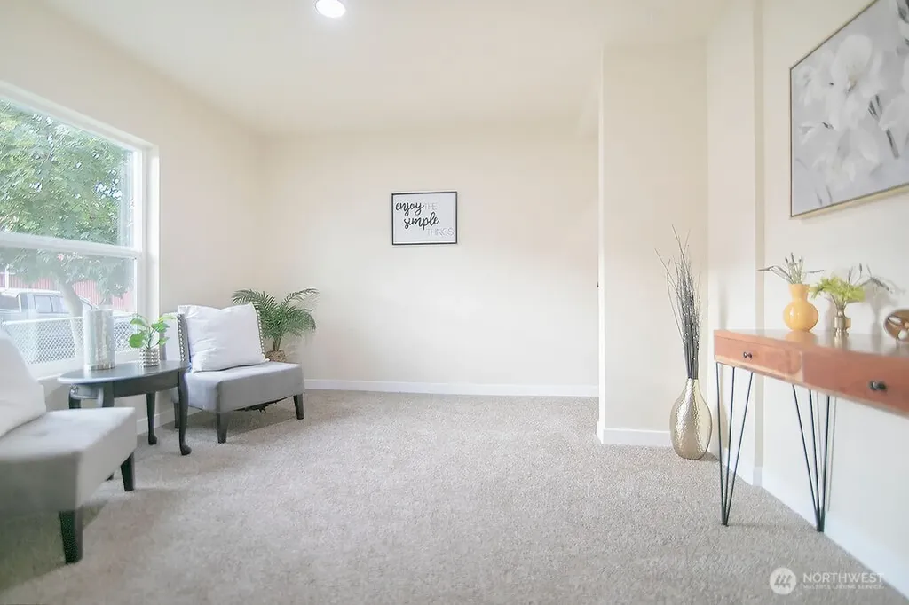 1214 S 5th Avenue Kelso WA 98626