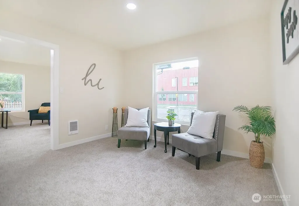 1214 S 5th Avenue Kelso WA 98626
