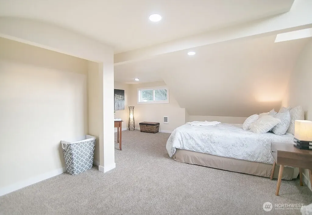 1214 S 5th Avenue Kelso WA 98626