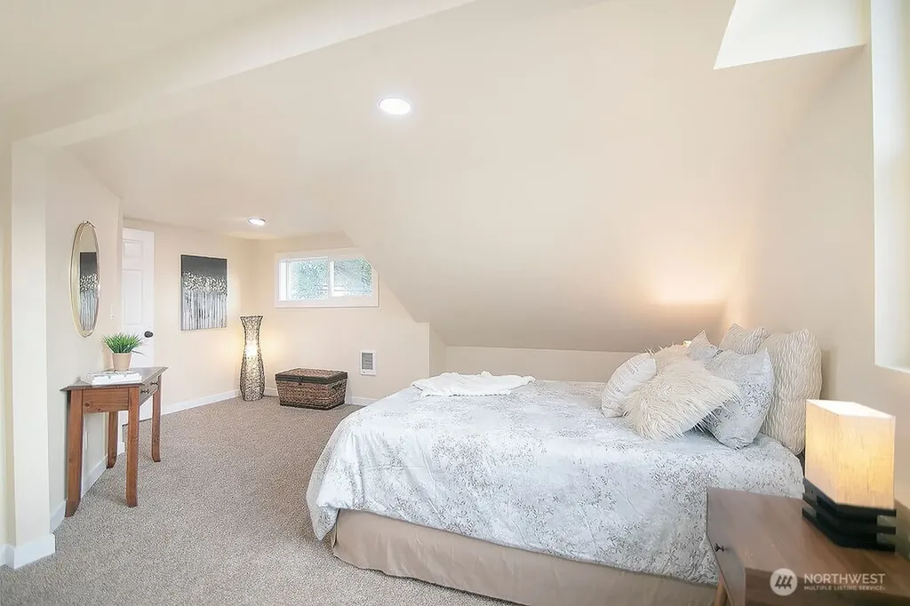 1214 S 5th Avenue Kelso WA 98626