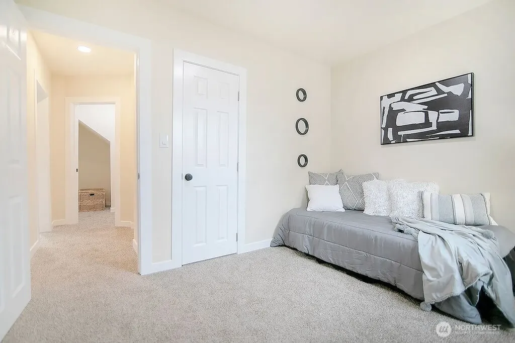 1214 S 5th Avenue Kelso WA 98626