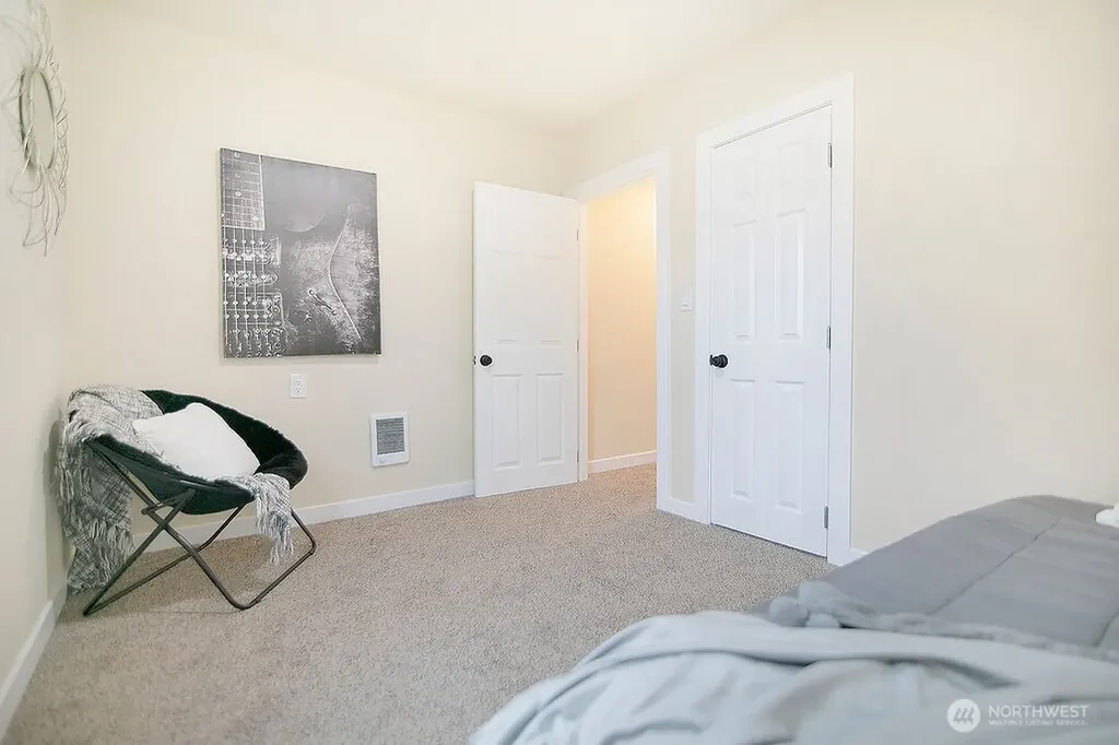 1214 S 5th Avenue Kelso WA 98626