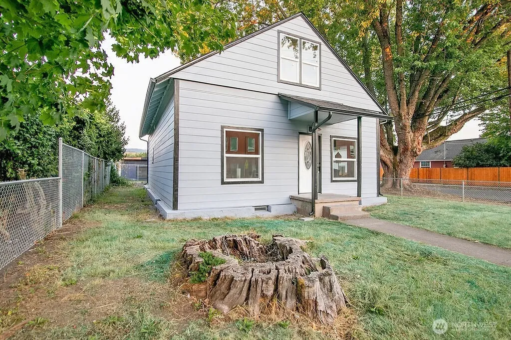 1214 S 5th Avenue Kelso WA 98626