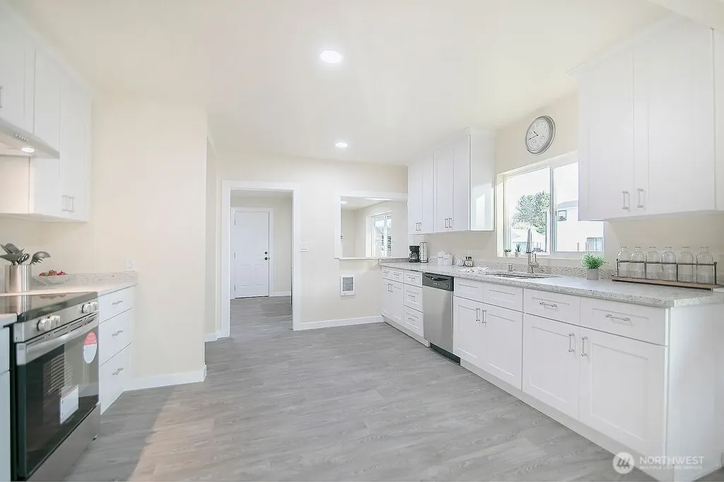 1214 S 5th Avenue Kelso WA 98626