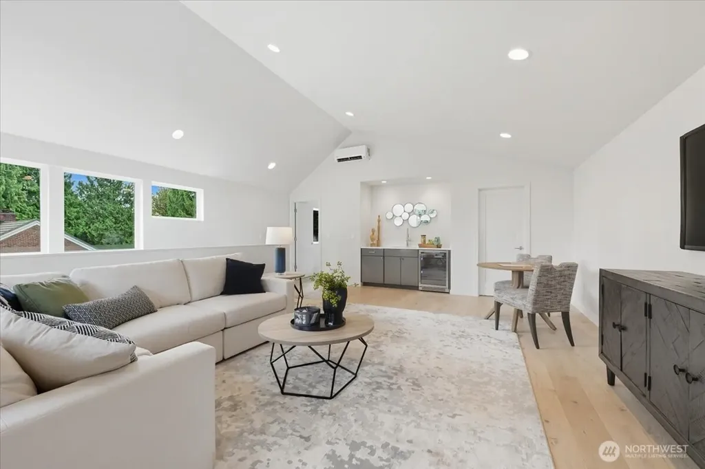 13047 39th Avenue NE Seattle WA 98125